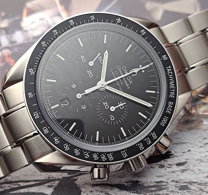 XL Omega Speedmaster Moonwatch Co-Axial Chronograph Enamel Dial Ref. 311.30.44.50.01.001